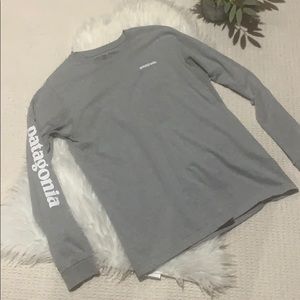 Women’s Patagonia long sleeve shirt